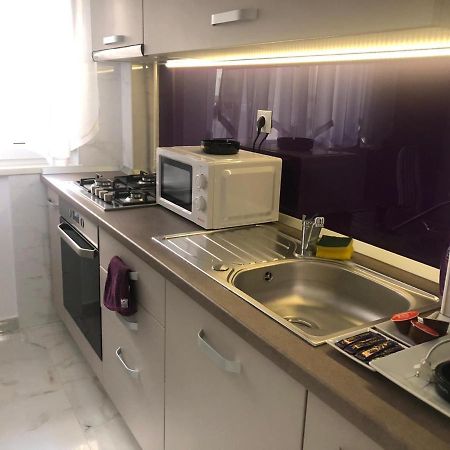 בראליה Tudor Apartment מראה חיצוני תמונה