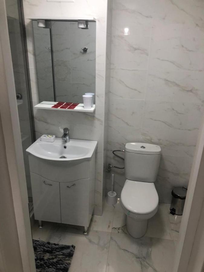 בראליה Tudor Apartment מראה חיצוני תמונה