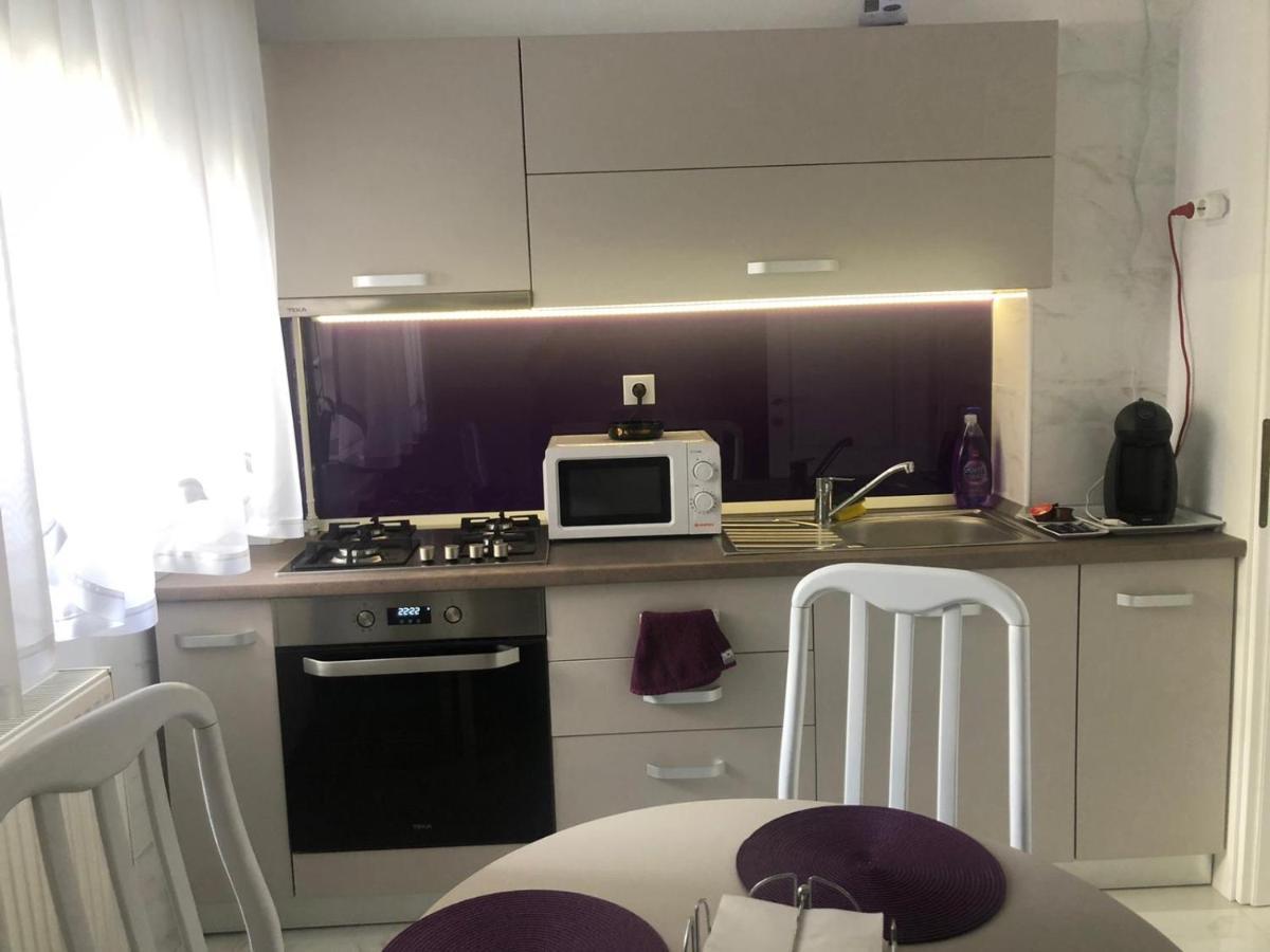 בראליה Tudor Apartment מראה חיצוני תמונה